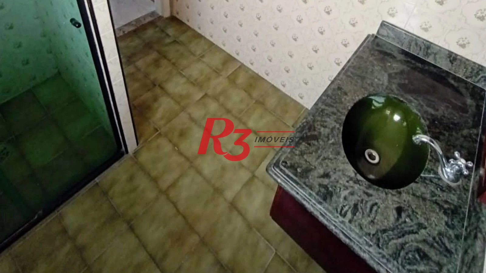 Sobrado com 4 dormitórios à venda, 214 m² por R$ 1.385.000,00 - Embaré - Santos/SP