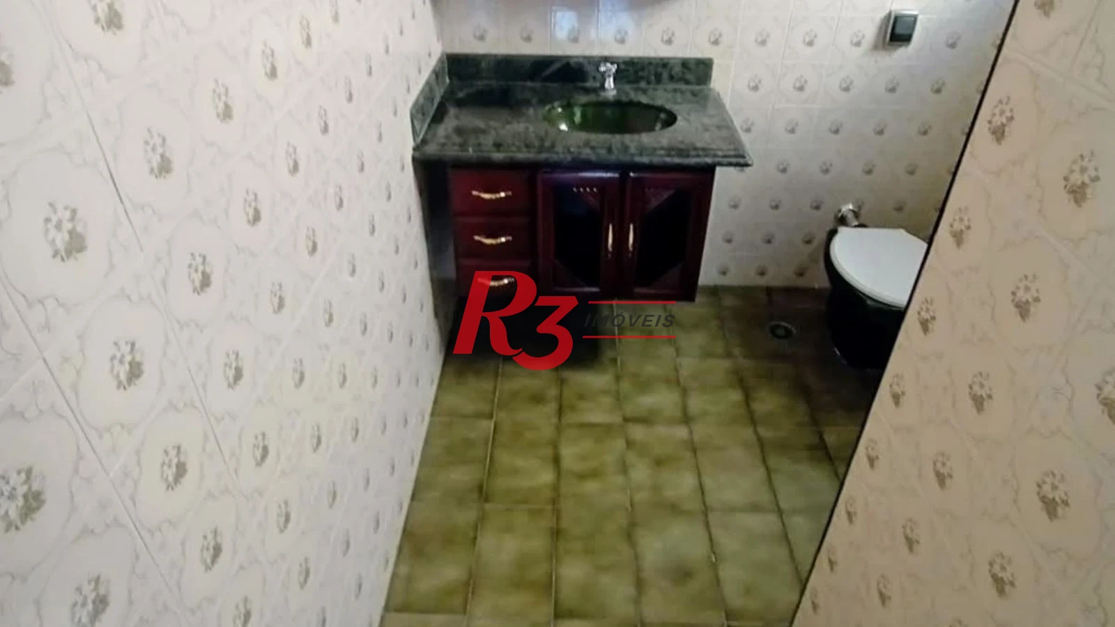 Sobrado com 4 dormitórios à venda, 214 m² por R$ 1.385.000,00 - Embaré - Santos/SP