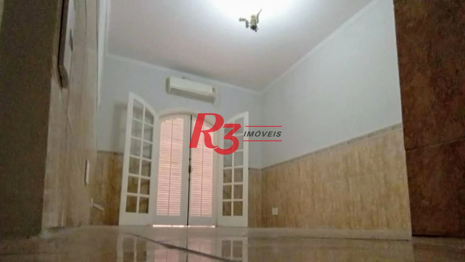 Sobrado com 4 dormitórios à venda, 214 m² por R$ 1.385.000,00 - Embaré - Santos/SP