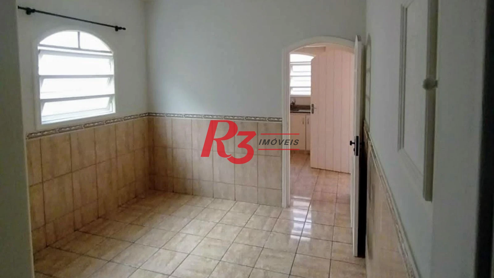 Sobrado com 4 dormitórios à venda, 214 m² por R$ 1.385.000,00 - Embaré - Santos/SP