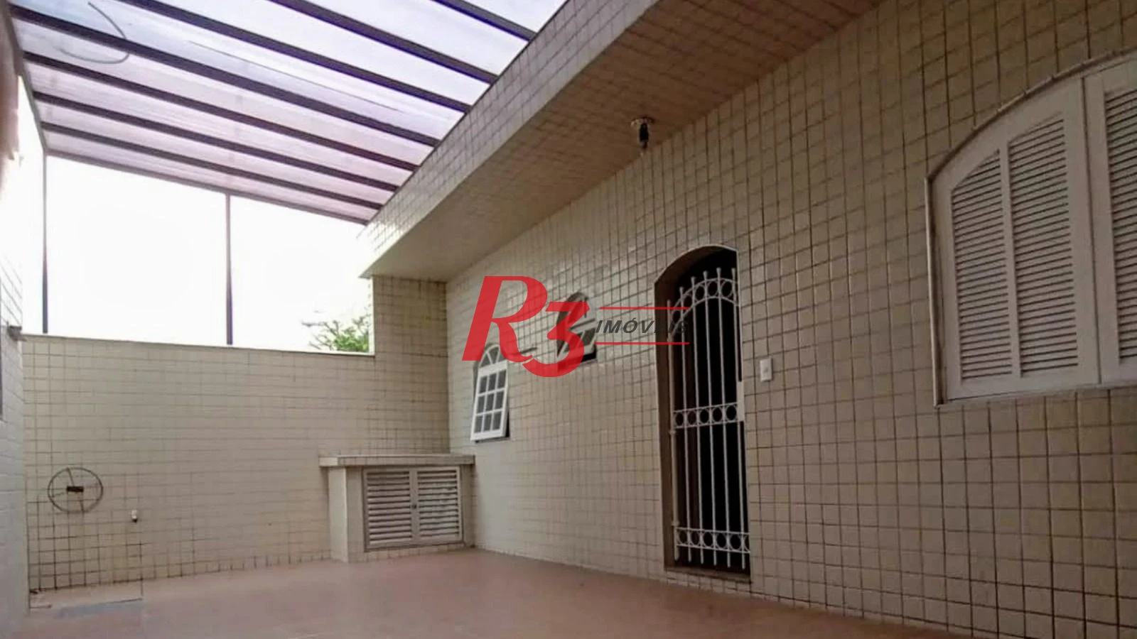 Sobrado com 4 dormitórios à venda, 214 m² por R$ 1.385.000,00 - Embaré - Santos/SP