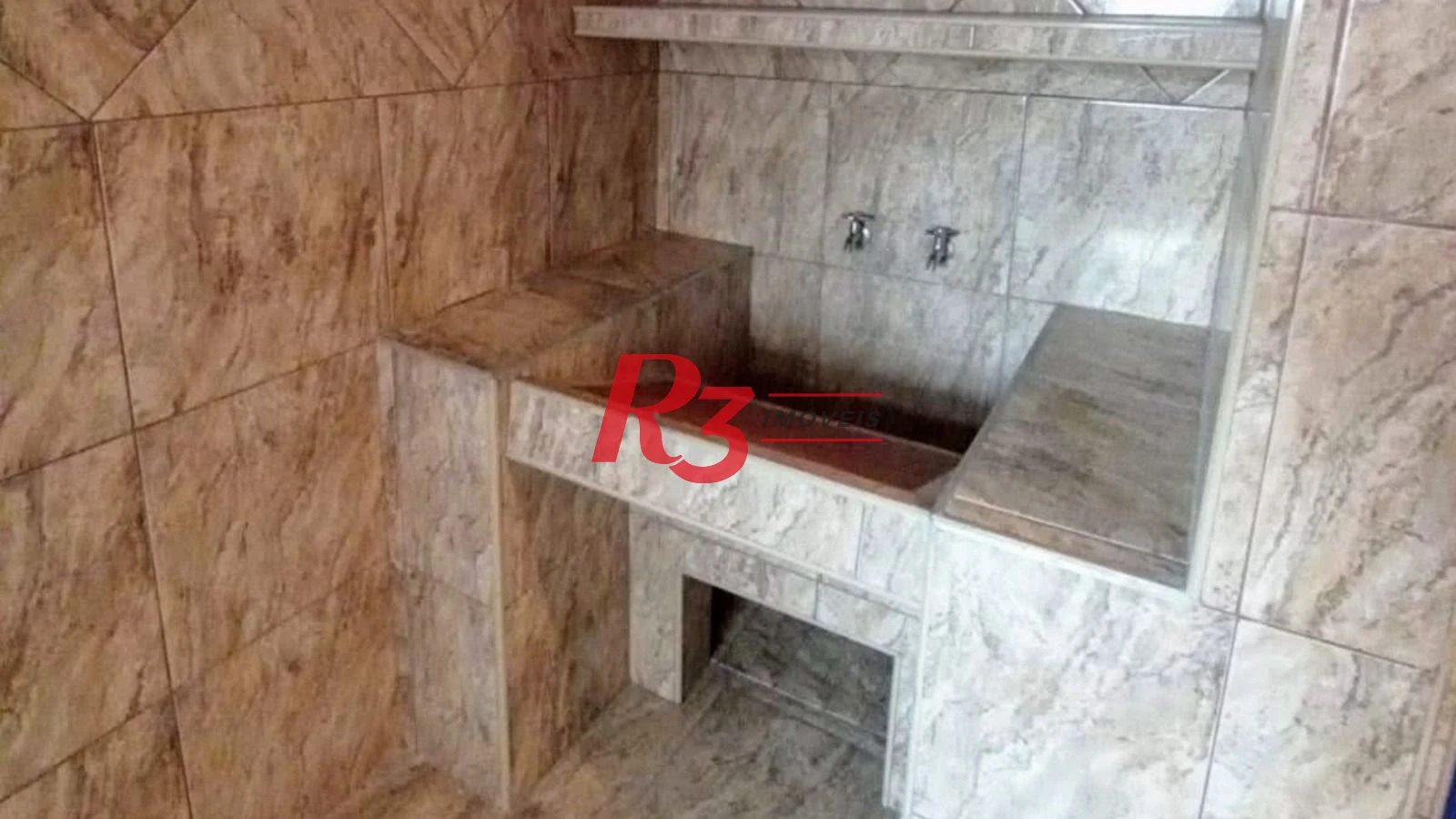 Sobrado com 4 dormitórios à venda, 214 m² por R$ 1.385.000,00 - Embaré - Santos/SP