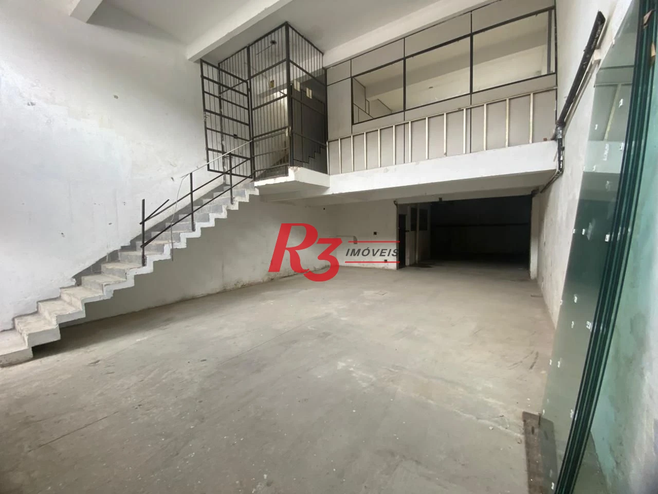 Galpão, 331 m² - venda por R$ 800.000,00 ou aluguel por R$ 5.806,13/mês - Paquetá - Santos/SP