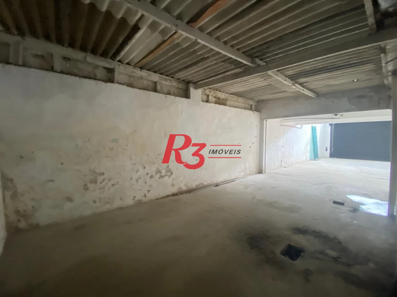 Galpão, 331 m² - venda por R$ 800.000,00 ou aluguel por R$ 5.806,13/mês - Paquetá - Santos/SP