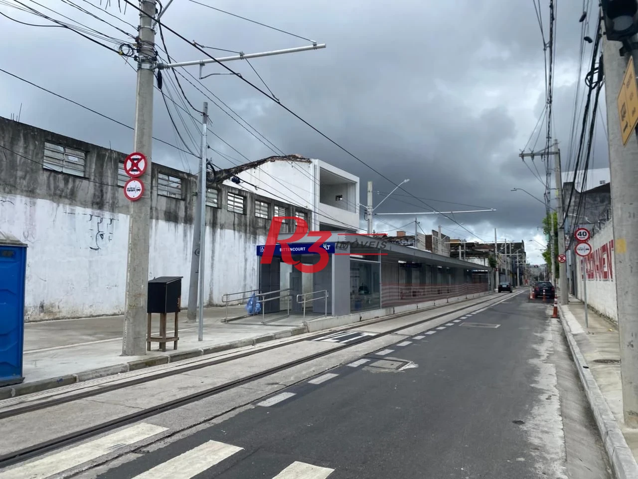 Galpão, 331 m² - venda por R$ 800.000,00 ou aluguel por R$ 5.806,13/mês - Paquetá - Santos/SP