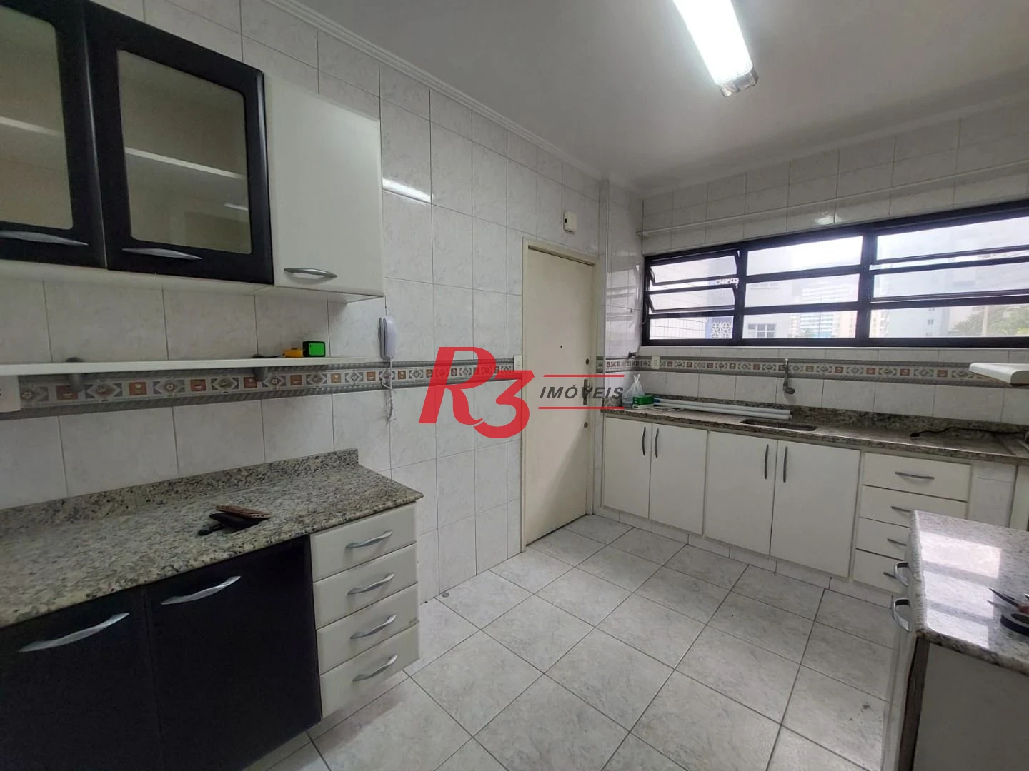 Apartamento com 2 dormitórios à venda, 160 m² por R$ 900.000,00 - José Menino - Santos/SP