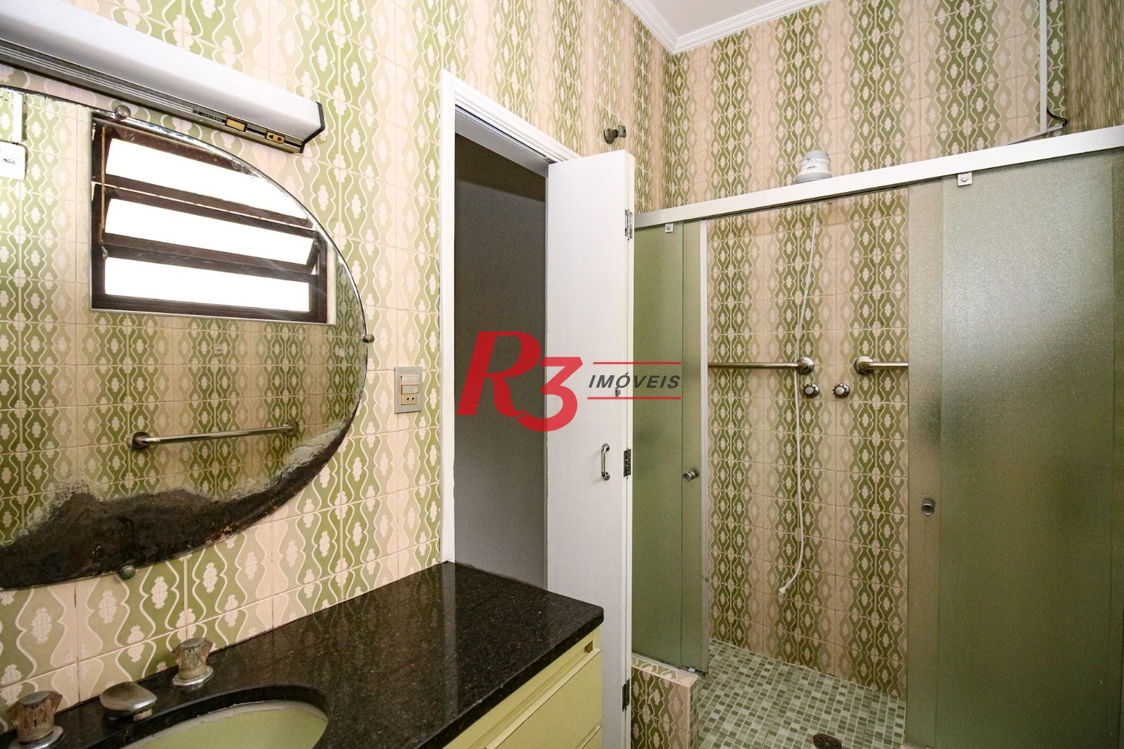 Sobrado com 4 dormitórios, 325 m² - venda por R$ 2.500.000,00 ou aluguel por R$ 8.000,00/mês - Embaré - Santos/SP