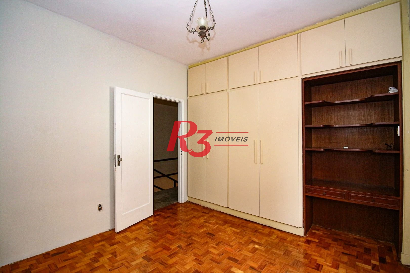 Sobrado com 4 dormitórios, 325 m² - venda por R$ 2.500.000,00 ou aluguel por R$ 8.000,00/mês - Embaré - Santos/SP