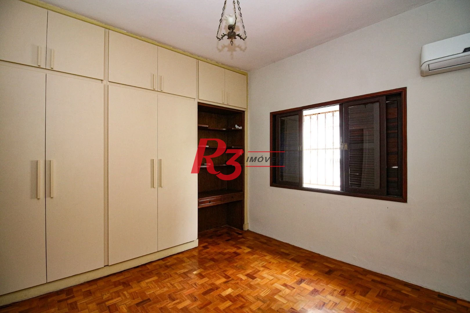 Sobrado com 4 dormitórios, 325 m² - venda por R$ 2.500.000,00 ou aluguel por R$ 8.000,00/mês - Embaré - Santos/SP