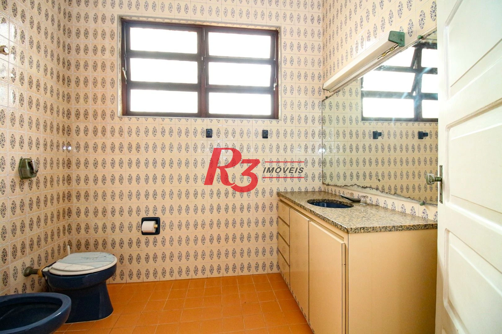 Sobrado com 4 dormitórios, 325 m² - venda por R$ 2.500.000,00 ou aluguel por R$ 8.000,00/mês - Embaré - Santos/SP
