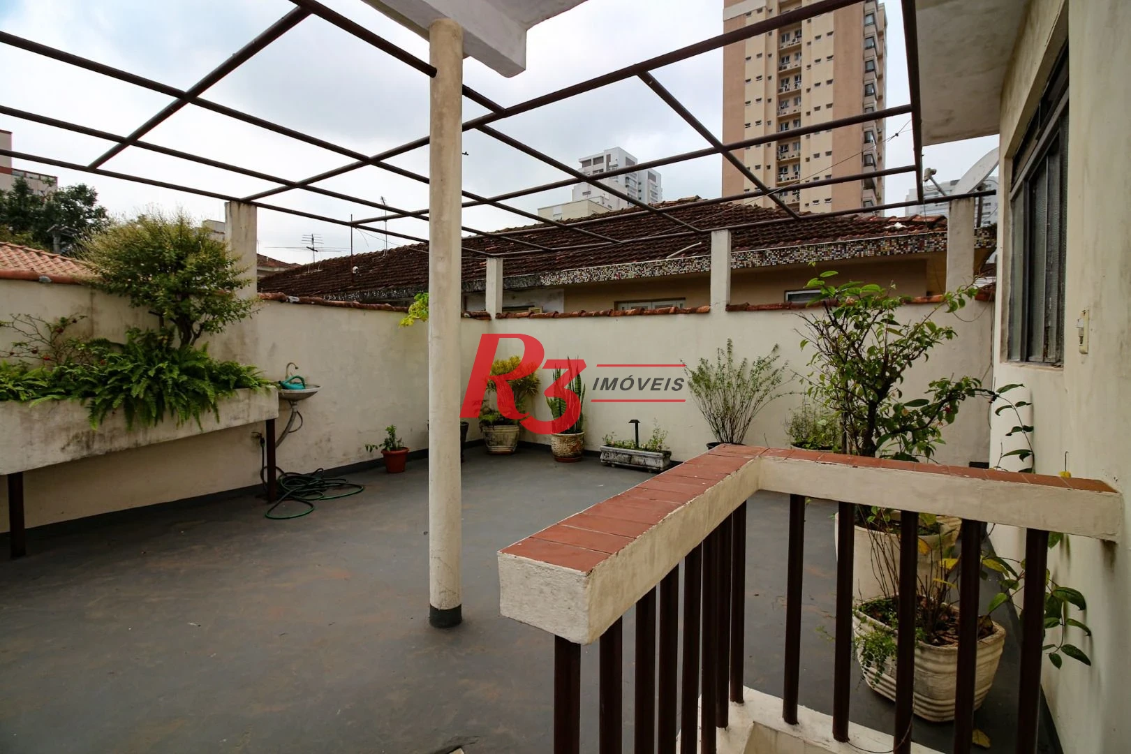 Sobrado com 4 dormitórios, 325 m² - venda por R$ 2.500.000,00 ou aluguel por R$ 8.000,00/mês - Embaré - Santos/SP