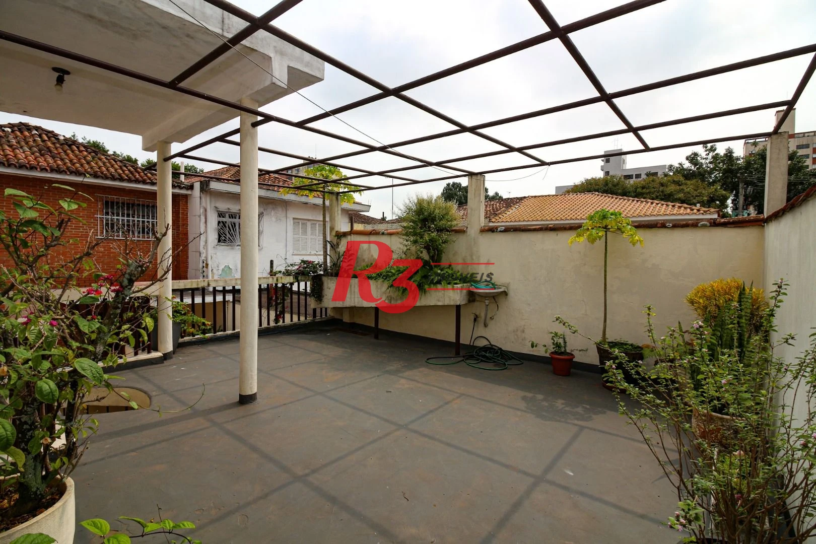 Sobrado com 4 dormitórios, 325 m² - venda por R$ 2.500.000,00 ou aluguel por R$ 8.000,00/mês - Embaré - Santos/SP