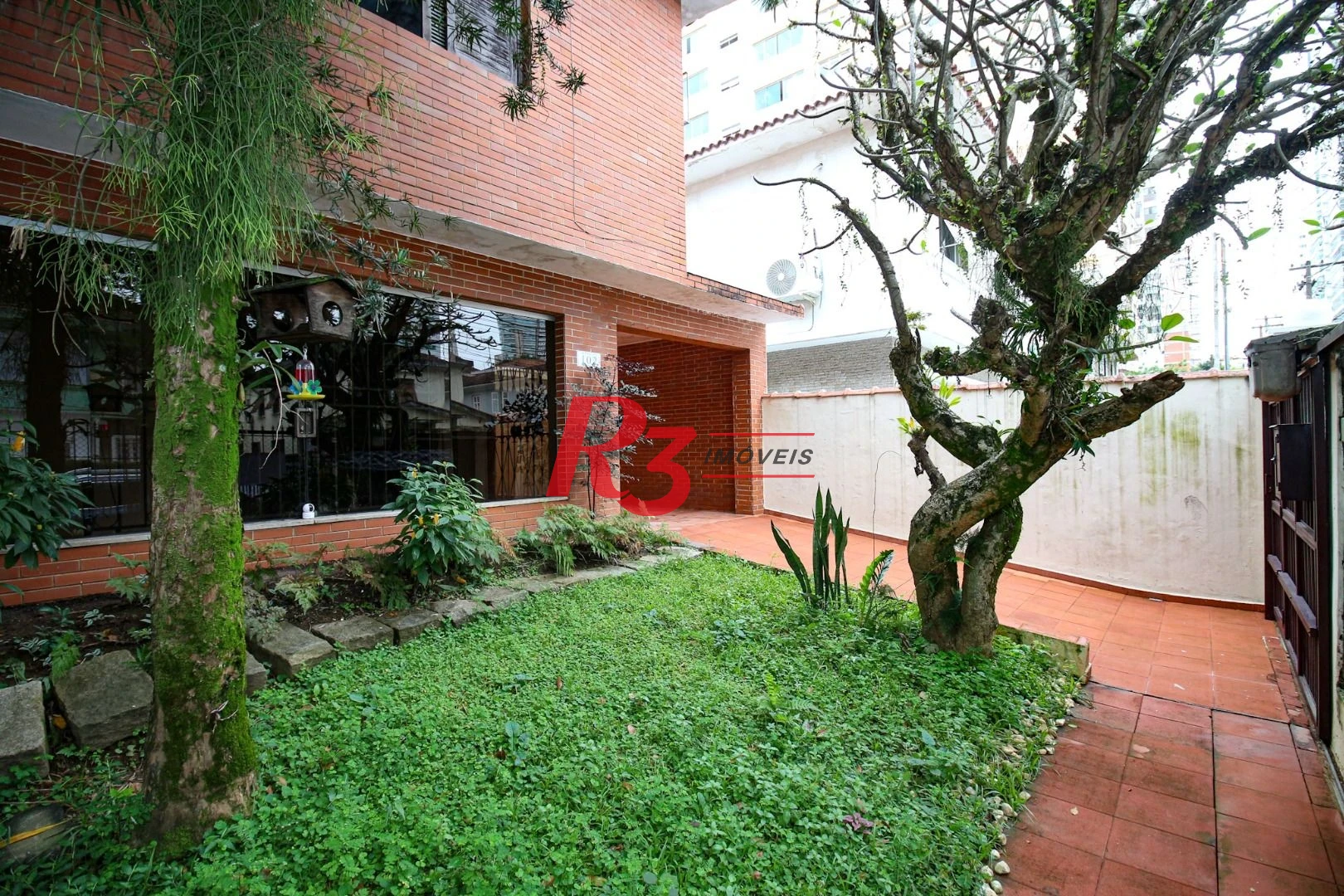 Sobrado com 4 dormitórios, 325 m² - venda por R$ 2.500.000,00 ou aluguel por R$ 8.000,00/mês - Embaré - Santos/SP