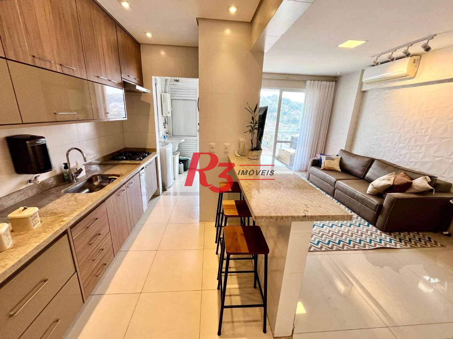 Apartamento com 2 dormitórios à venda, 85 m² por R$ 925.000,00 - Marapé - Santos/SP