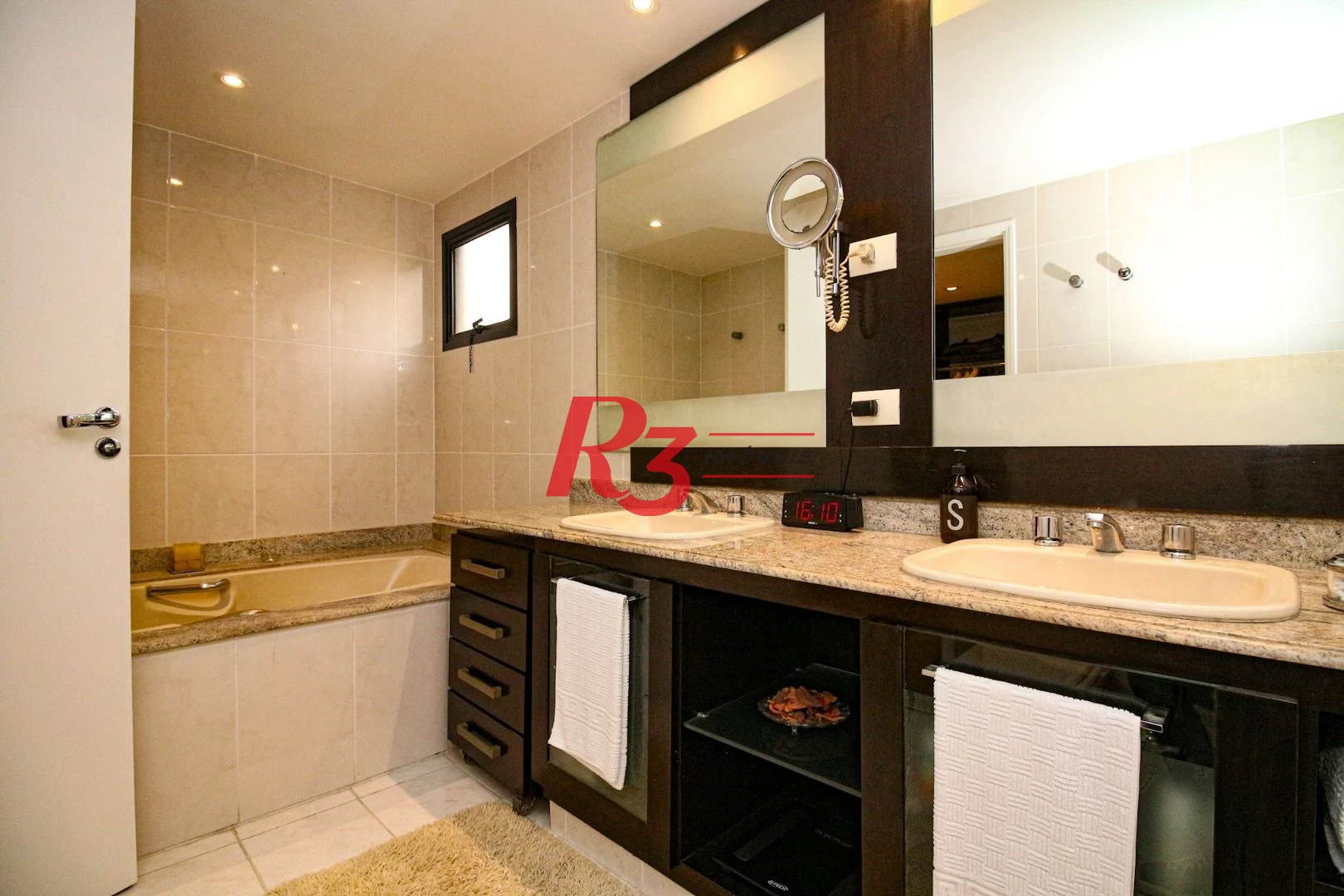 Apartamento com 4 suítes à venda, 266 m² por R$ 2.500.000 - Boqueirão - Santos/SP