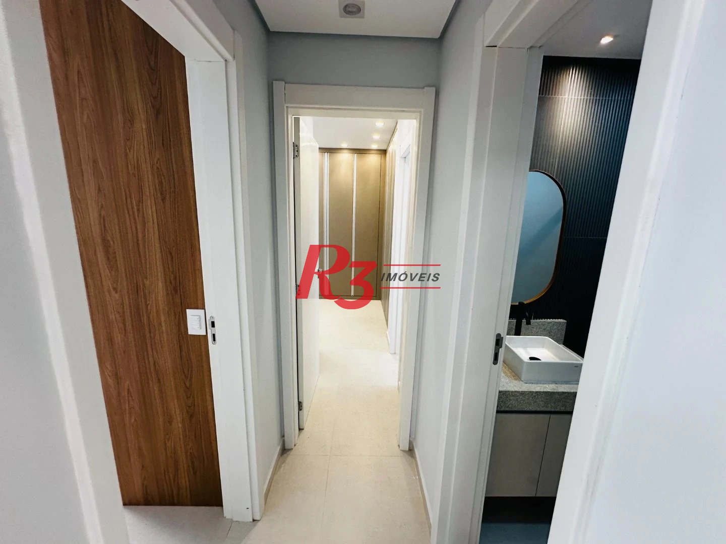 Apartamento com 2 dormitórios à venda, 62 m² por R$ 756.000,00 - Marapé - Santos/SP