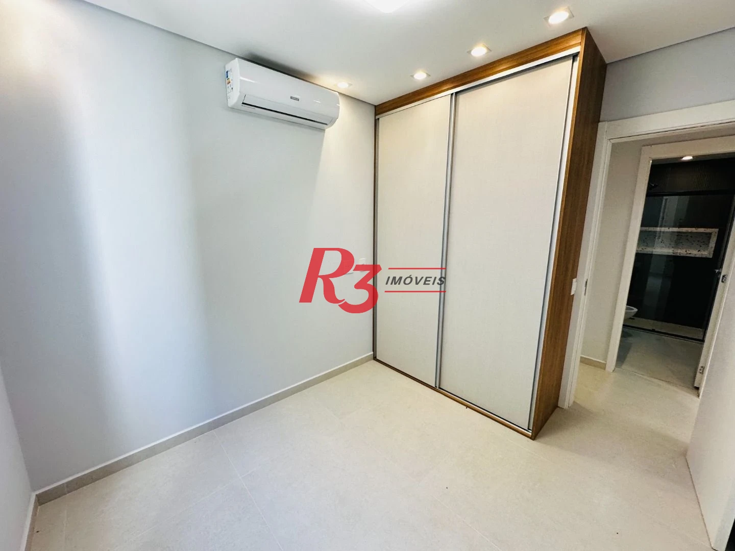 Apartamento com 2 dormitórios à venda, 62 m² por R$ 756.000,00 - Marapé - Santos/SP