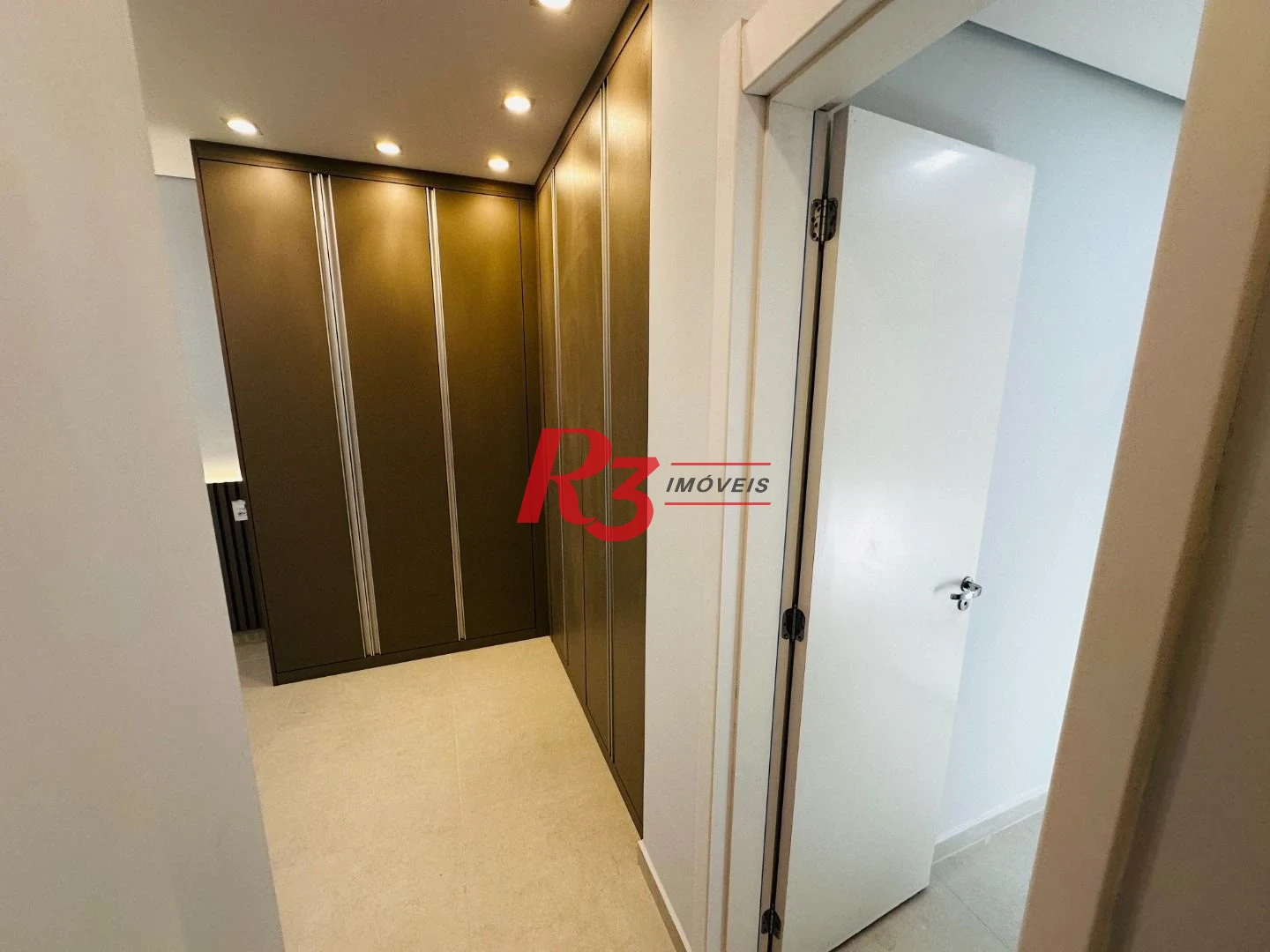 Apartamento com 2 dormitórios à venda, 62 m² por R$ 756.000,00 - Marapé - Santos/SP