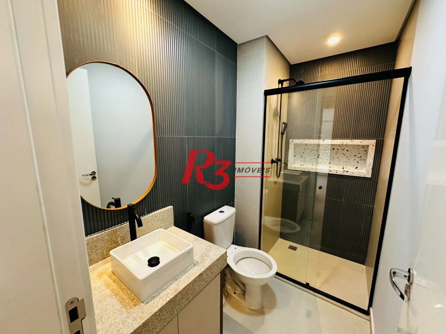 Apartamento com 2 dormitórios à venda, 62 m² por R$ 756.000,00 - Marapé - Santos/SP