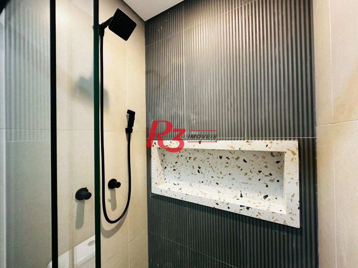 Apartamento com 2 dormitórios à venda, 62 m² por R$ 756.000,00 - Marapé - Santos/SP