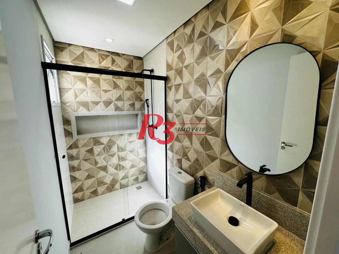 Apartamento com 2 dormitórios à venda, 62 m² por R$ 756.000,00 - Marapé - Santos/SP