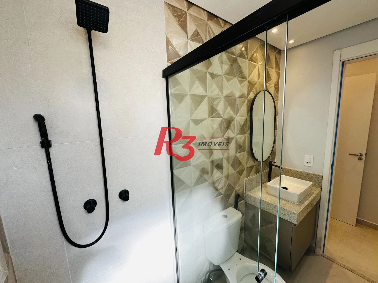 Apartamento com 2 dormitórios à venda, 62 m² por R$ 756.000,00 - Marapé - Santos/SP