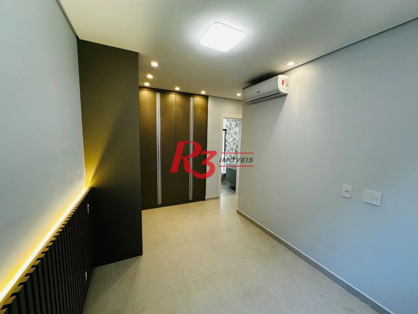 Apartamento com 2 dormitórios à venda, 62 m² por R$ 756.000,00 - Marapé - Santos/SP