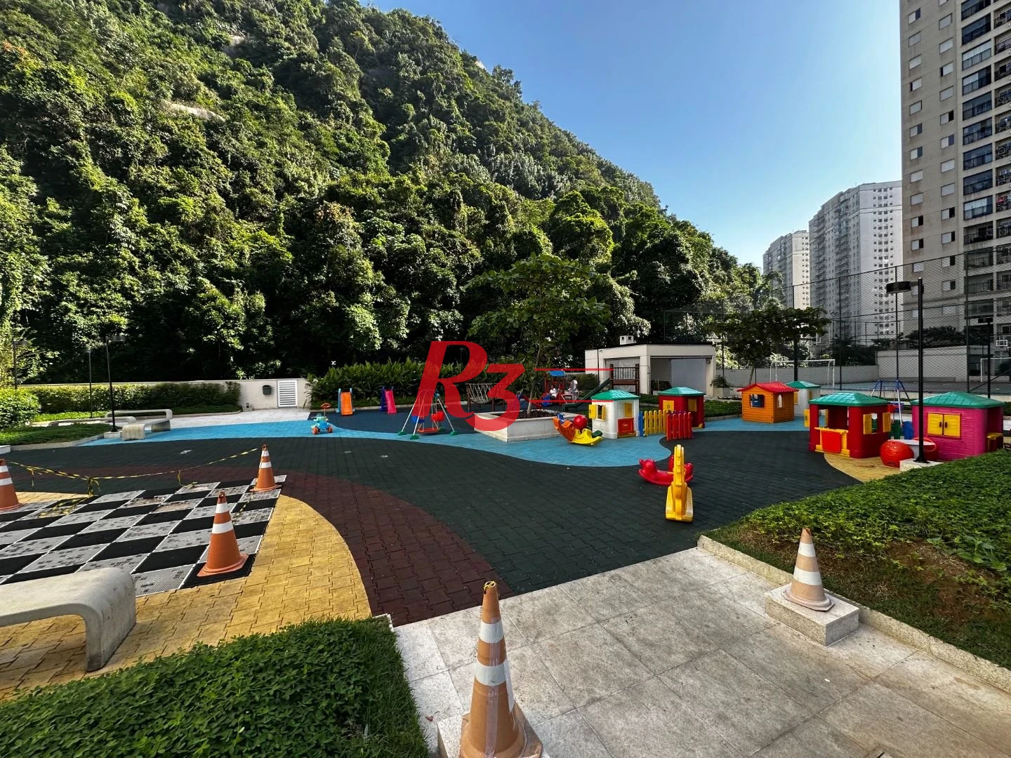 Apartamento com 2 dormitórios à venda, 62 m² por R$ 756.000,00 - Marapé - Santos/SP