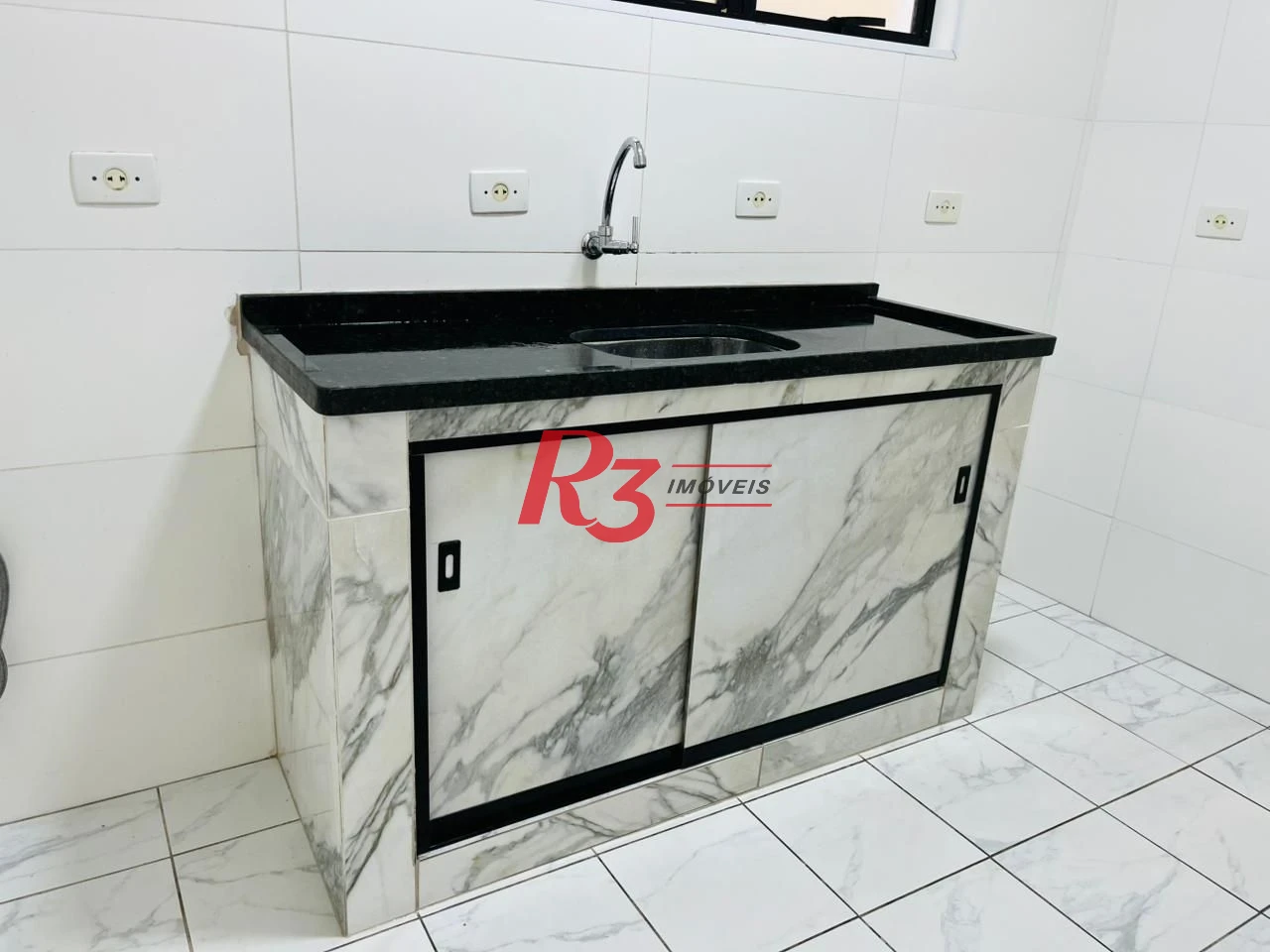 Apartamento com 2 dormitórios para alugar, 60 m² por R$ 3.300,00/mês - Marapé - Santos/SP