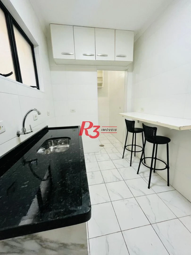 Apartamento com 2 dormitórios para alugar, 60 m² por R$ 3.300,00/mês - Marapé - Santos/SP