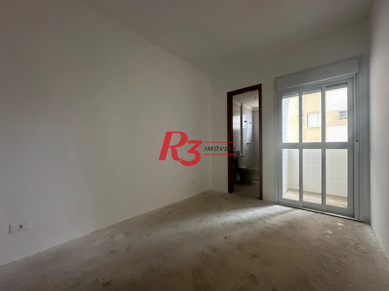 R3 ALUGA excelente apartamento com dois dormítórios em condomínio clube no bairro do Boqueirão, em Santos.