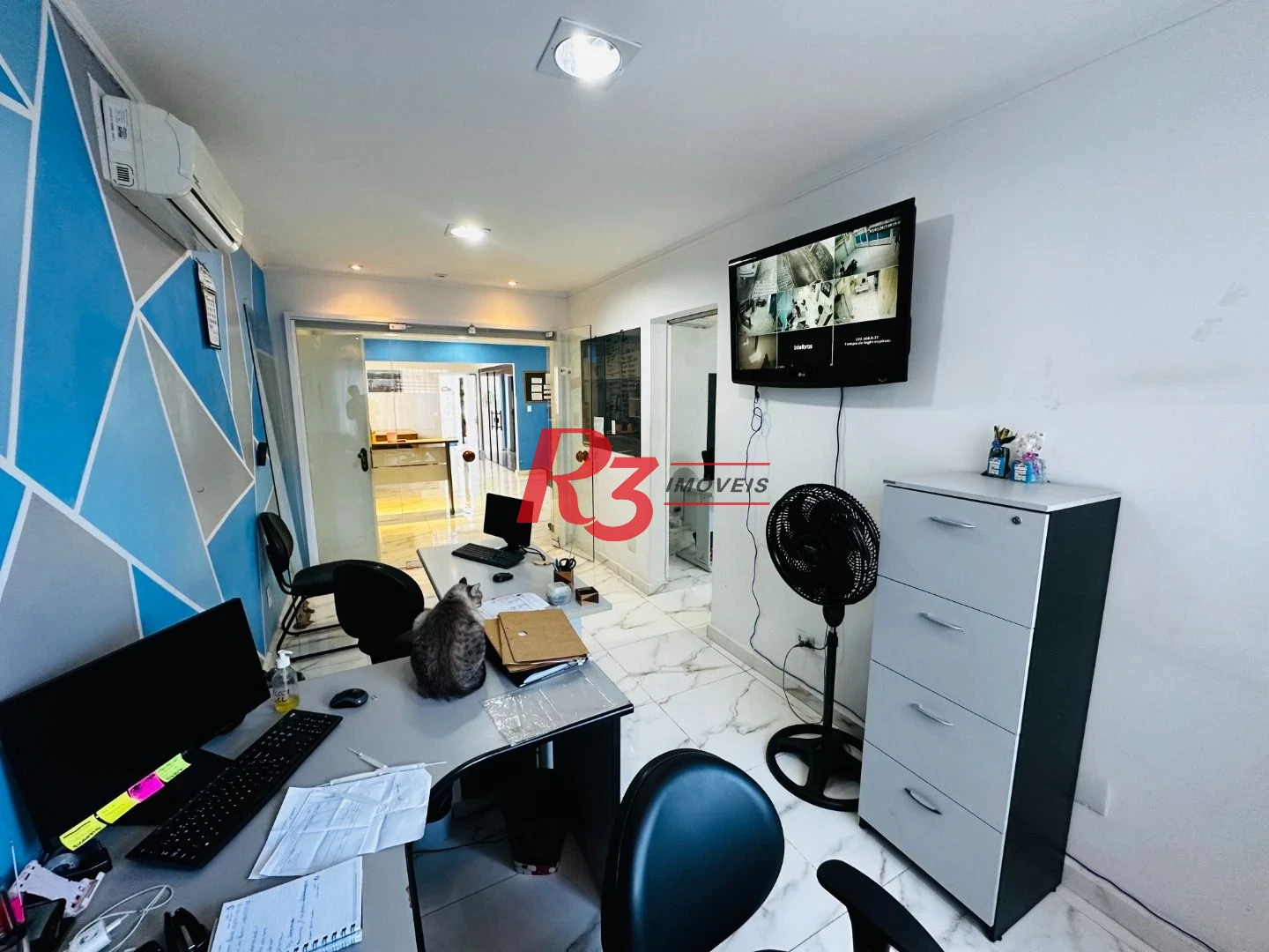 Sobrado com 4 dormitórios à venda, 245 m² por R$ 1.350.000,00 - Ponta da Praia - Santos/SP