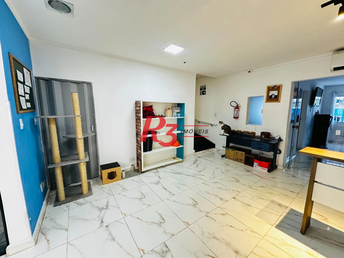 Sobrado com 4 dormitórios à venda, 245 m² por R$ 1.350.000,00 - Ponta da Praia - Santos/SP