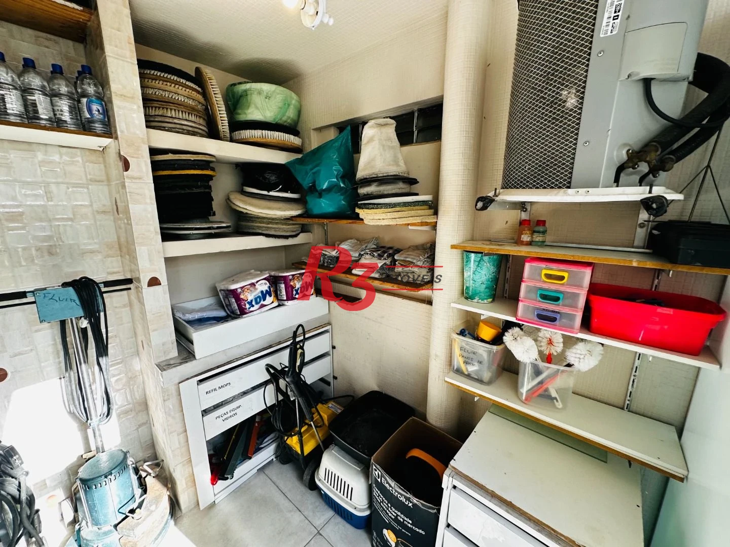 Sobrado com 4 dormitórios à venda, 245 m² por R$ 1.350.000,00 - Ponta da Praia - Santos/SP
