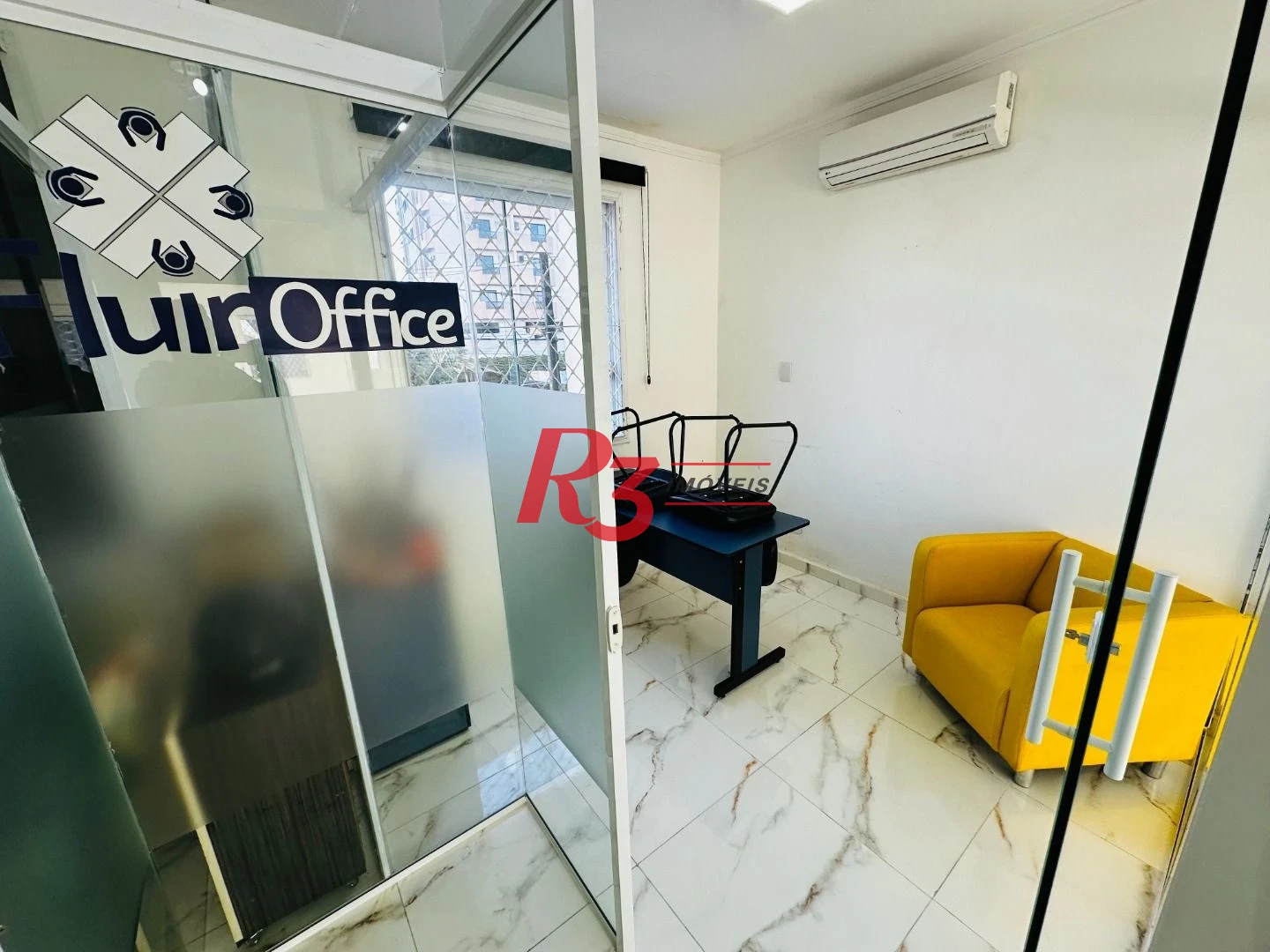 Sobrado com 4 dormitórios à venda, 245 m² por R$ 1.350.000,00 - Ponta da Praia - Santos/SP