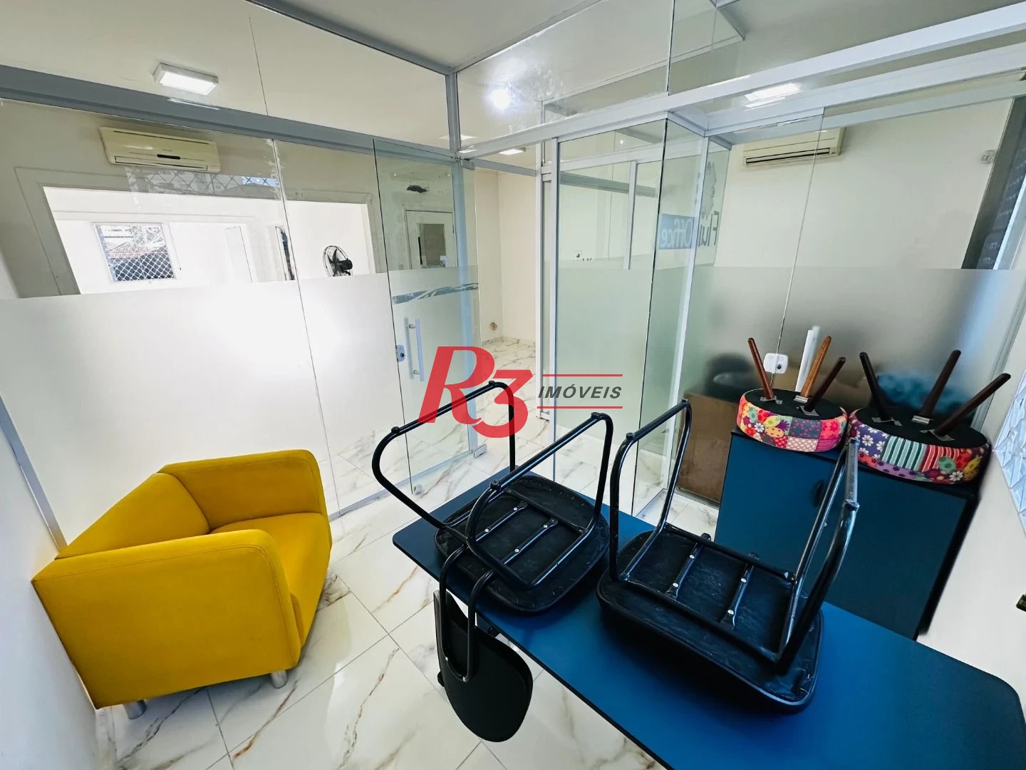 Sobrado com 4 dormitórios à venda, 245 m² por R$ 1.350.000,00 - Ponta da Praia - Santos/SP