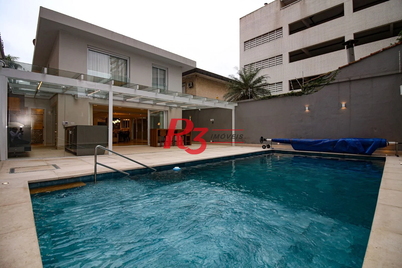 Casa com 3 suítes à venda, 300 m² por R$ 4.500.000 - Ponta da Praia - Santos/SP