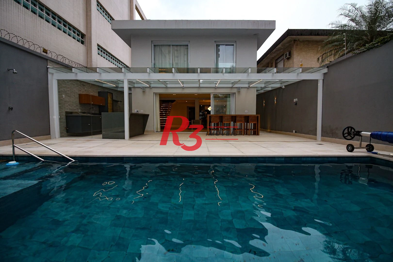 Casa com 3 suítes à venda, 300 m² por R$ 4.500.000 - Ponta da Praia - Santos/SP