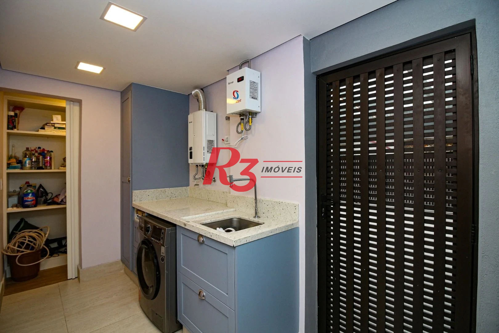 Casa com 3 suítes à venda, 300 m² por R$ 4.500.000 - Ponta da Praia - Santos/SP