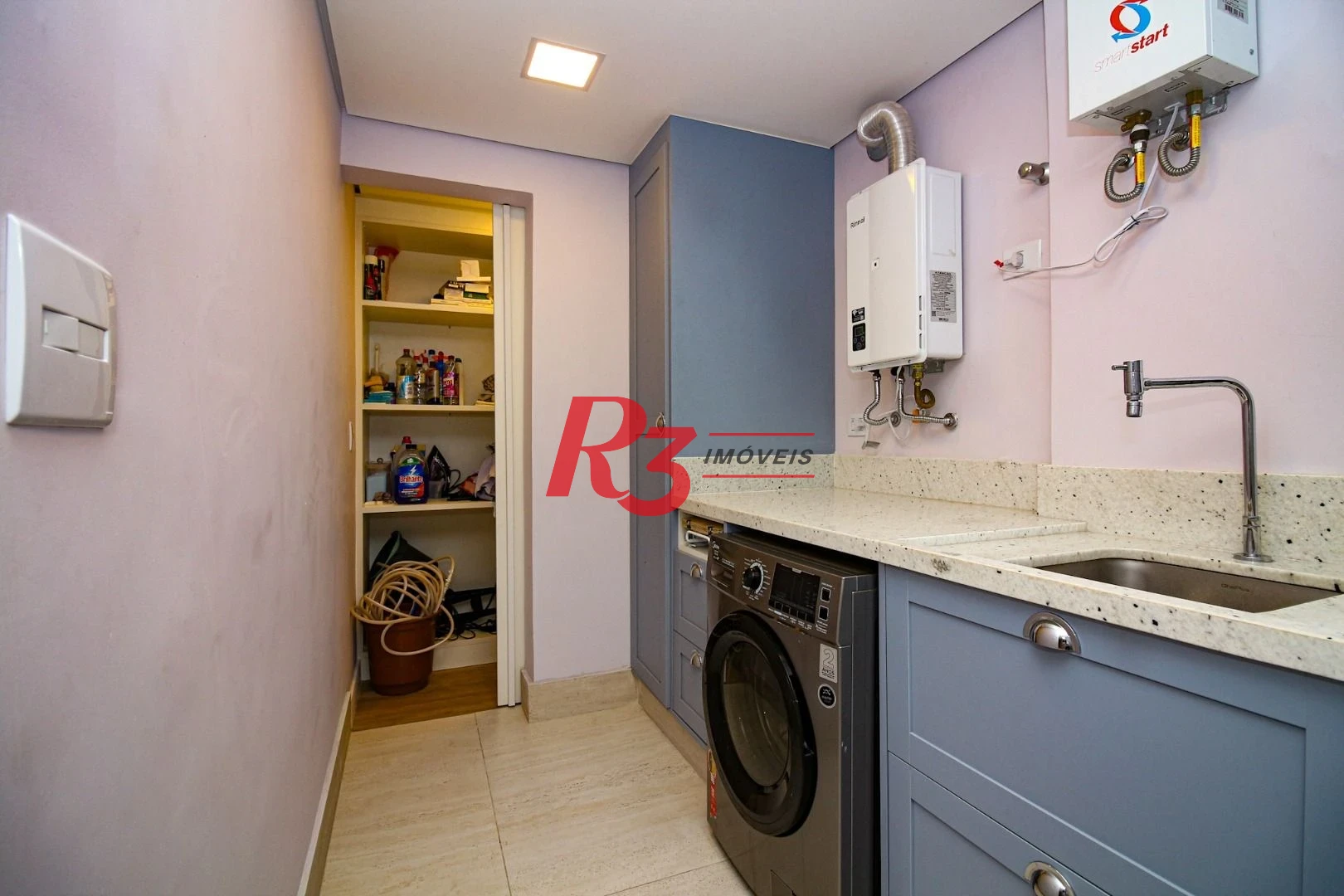 Casa com 3 suítes à venda, 300 m² por R$ 4.500.000 - Ponta da Praia - Santos/SP