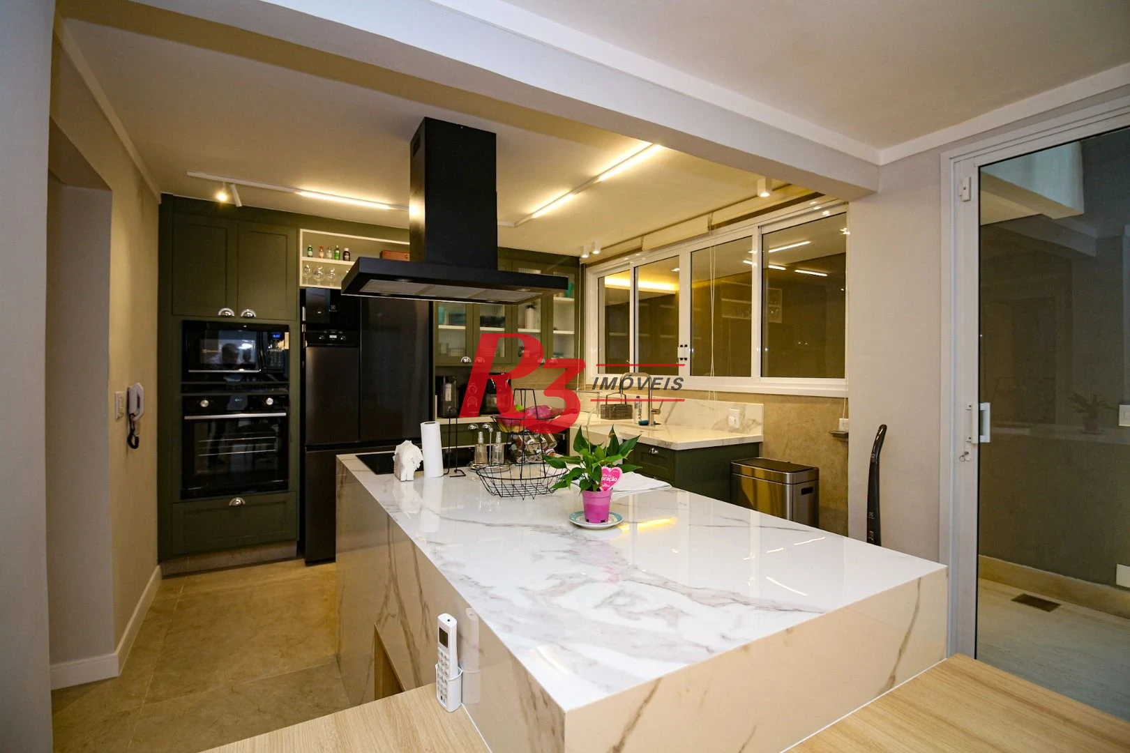 Casa com 3 suítes à venda, 300 m² por R$ 4.500.000 - Ponta da Praia - Santos/SP
