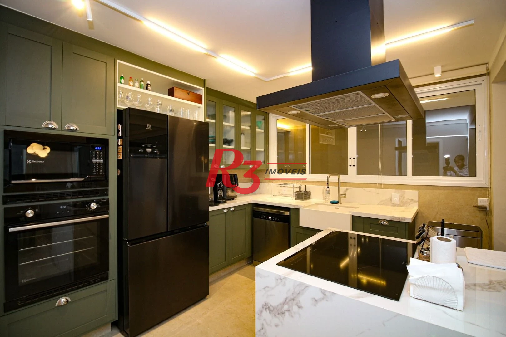 Casa com 3 suítes à venda, 300 m² por R$ 4.500.000 - Ponta da Praia - Santos/SP