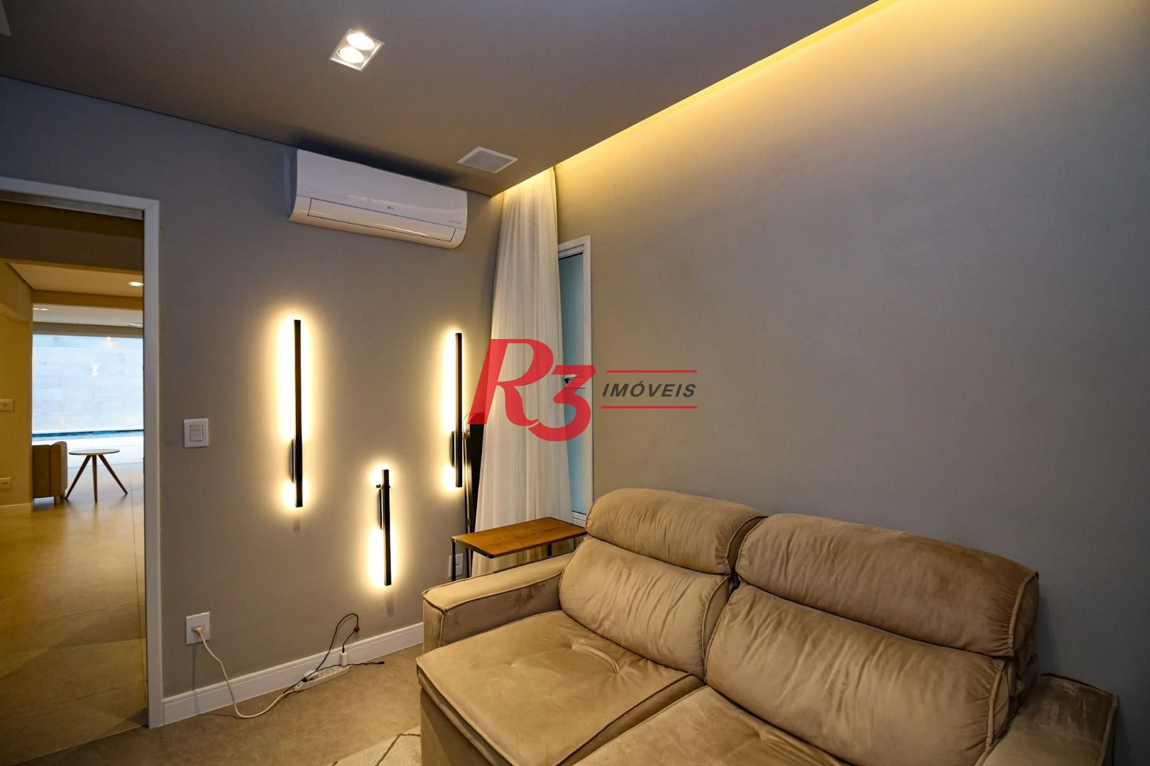 Casa com 3 suítes à venda, 300 m² por R$ 4.500.000 - Ponta da Praia - Santos/SP