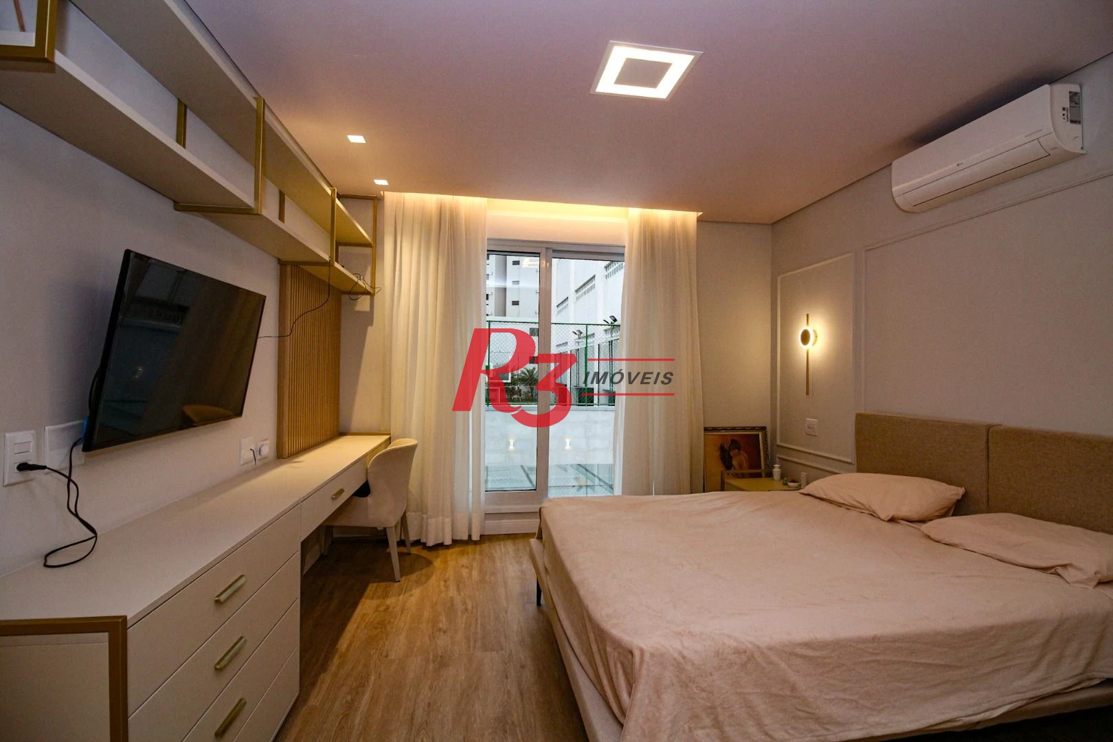 Casa com 3 suítes à venda, 300 m² por R$ 4.500.000 - Ponta da Praia - Santos/SP