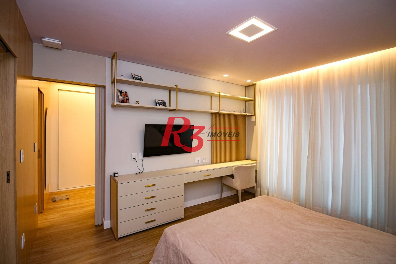 Casa com 3 suítes à venda, 300 m² por R$ 4.500.000 - Ponta da Praia - Santos/SP
