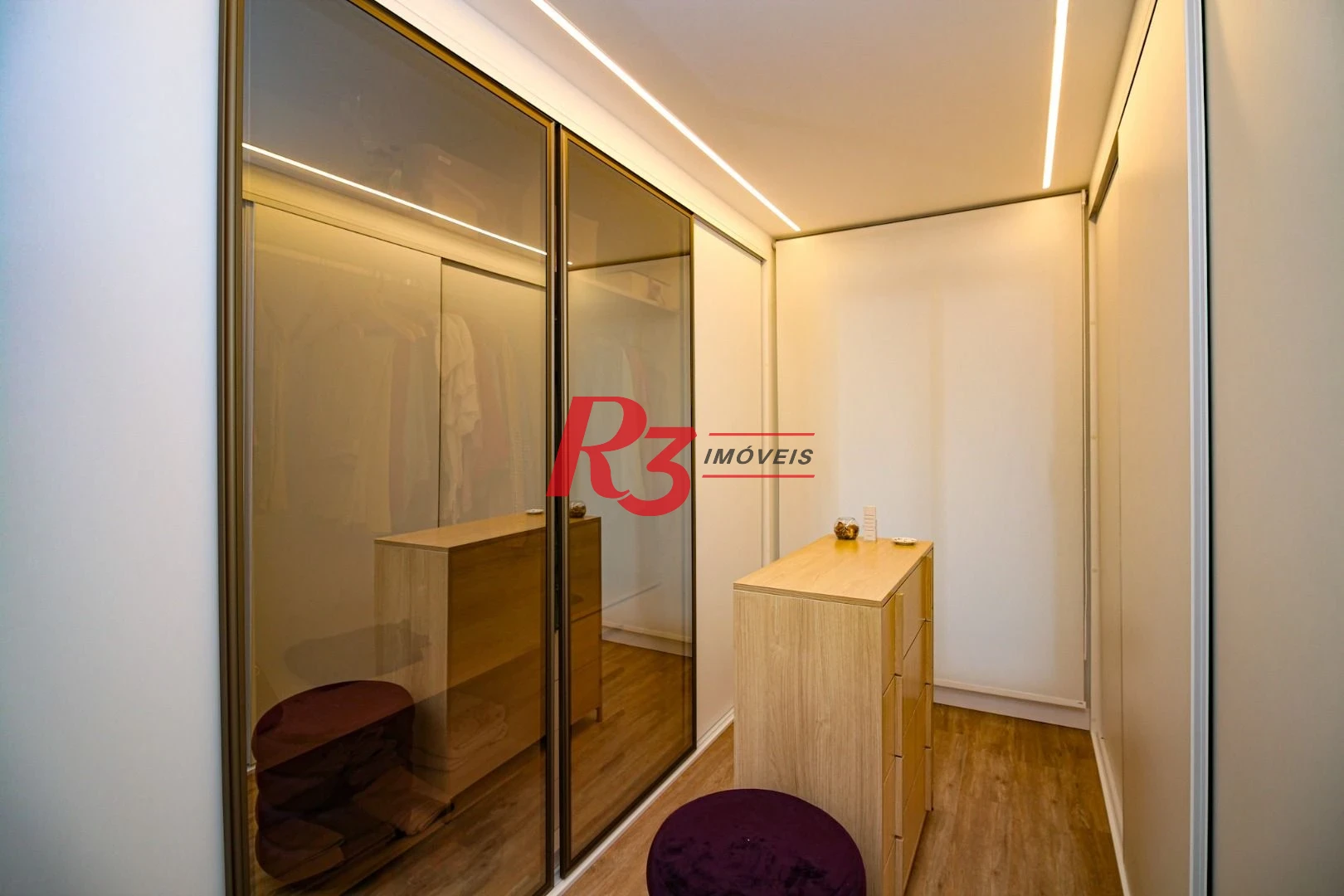Casa com 3 suítes à venda, 300 m² por R$ 4.500.000 - Ponta da Praia - Santos/SP