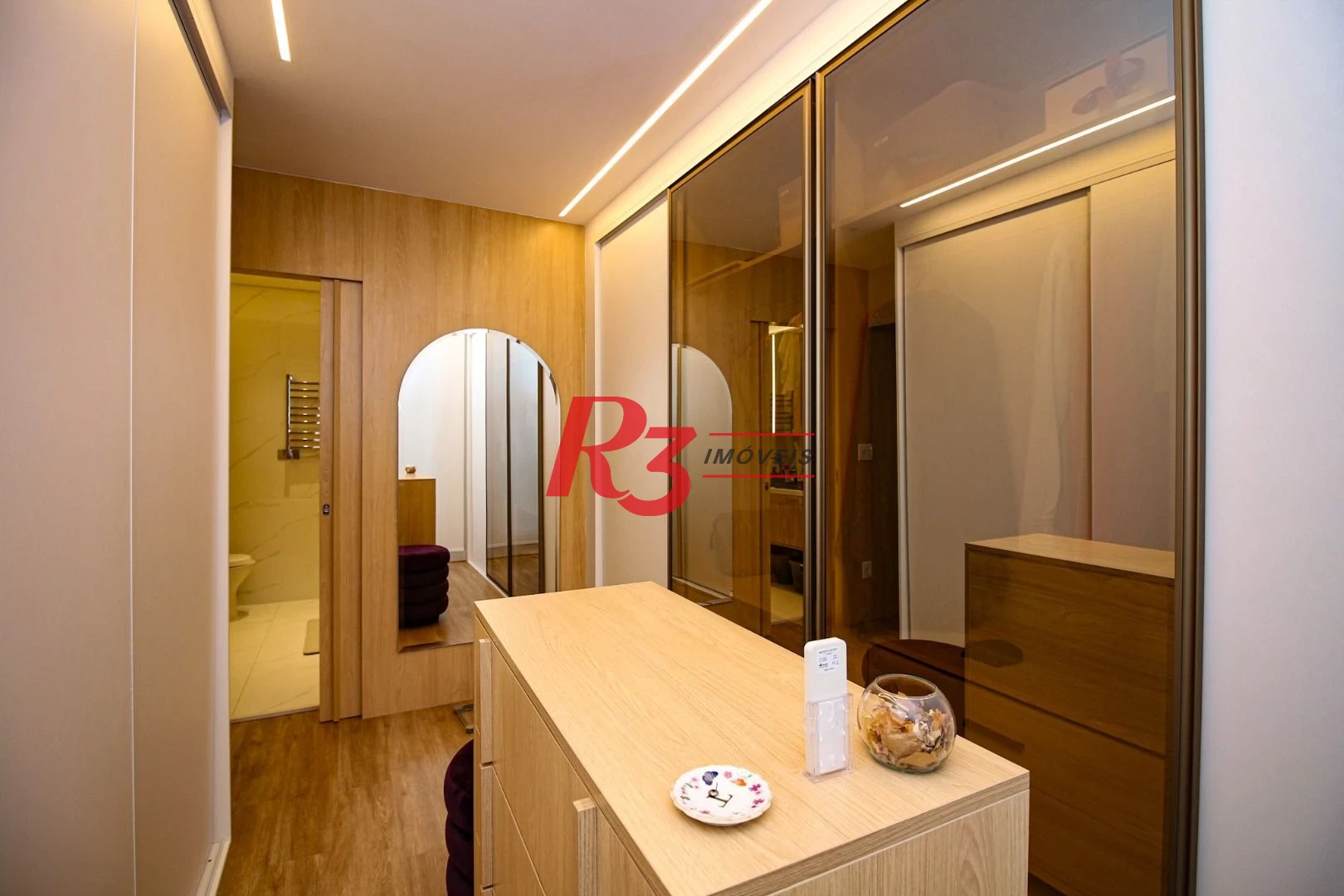 Casa com 3 suítes à venda, 300 m² por R$ 4.500.000 - Ponta da Praia - Santos/SP