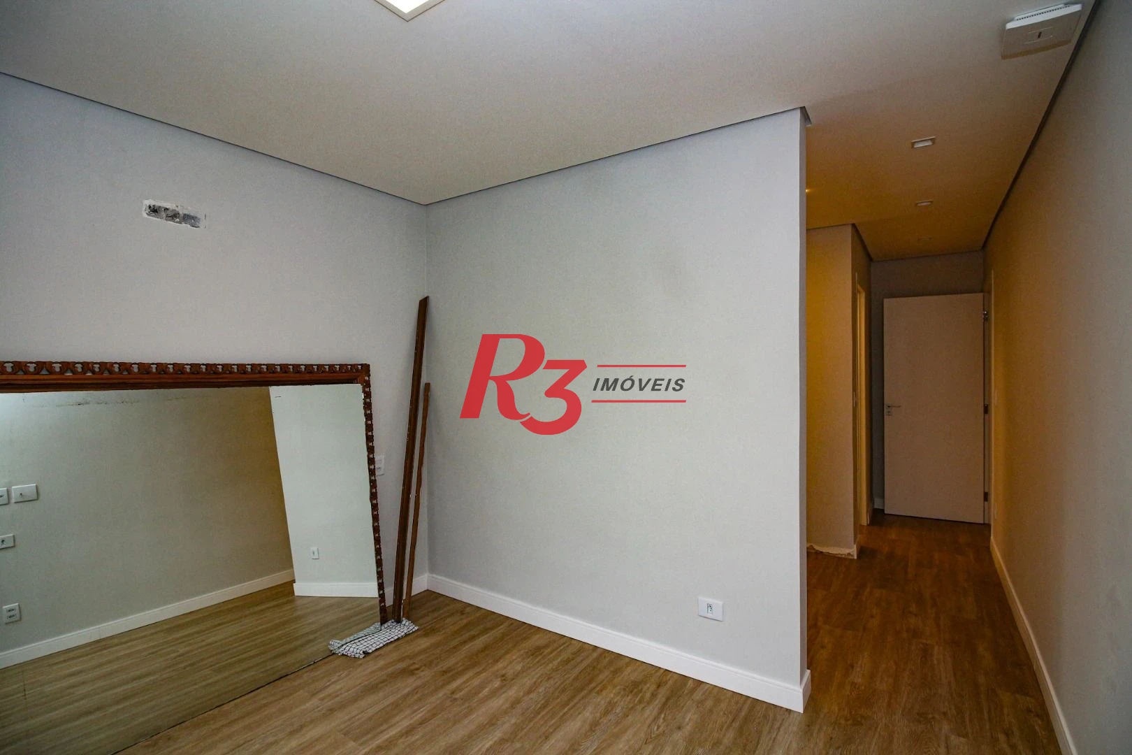 Casa com 3 suítes à venda, 300 m² por R$ 4.500.000 - Ponta da Praia - Santos/SP