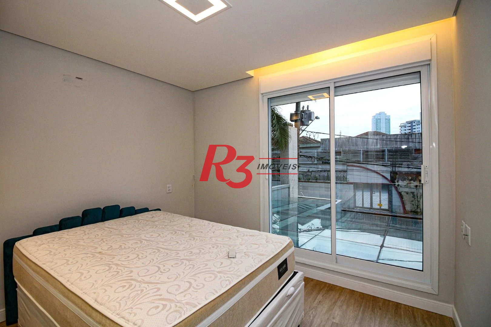 Casa com 3 suítes à venda, 300 m² por R$ 4.500.000 - Ponta da Praia - Santos/SP