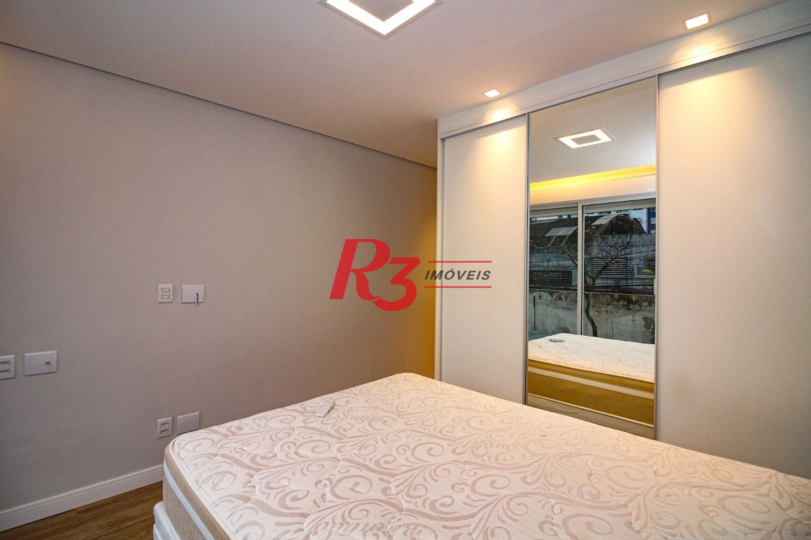 Casa com 3 suítes à venda, 300 m² por R$ 4.500.000 - Ponta da Praia - Santos/SP